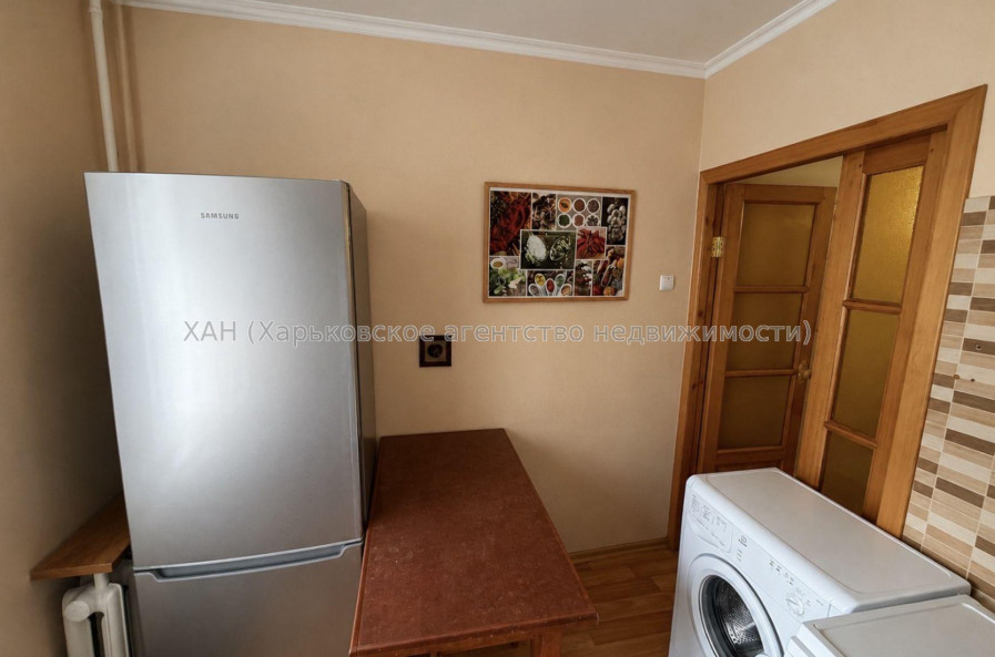 Продам квартиру, Льва Ландау просп. , 2  ком., 42 м², косметический ремонт 