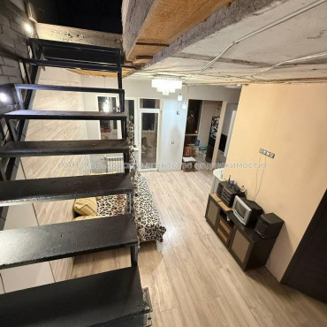 Продам квартиру, Библика ул. , 4  ком., 106 м², авторский дизайн 
