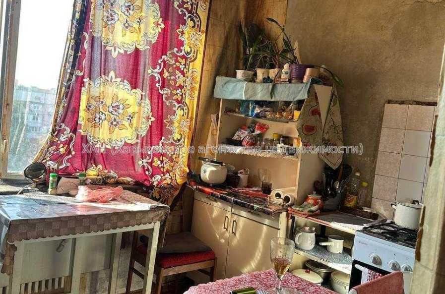 Продам квартиру, Гвардейцев Широнинцев ул. , 1 кім., 33.70 м², советский ремонт 