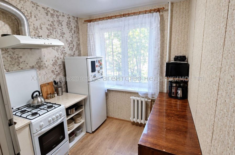 Продам квартиру, Бучмы ул. , 2  ком., 44.40 м², частичный ремонт 
