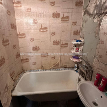 Продам квартиру, Льва Ландау просп. , 1 кім., 29.90 м², косметический ремонт 