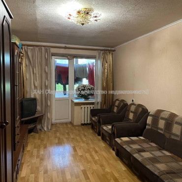 Продам квартиру, Льва Ландау просп. , 1 кім., 29.90 м², косметический ремонт 
