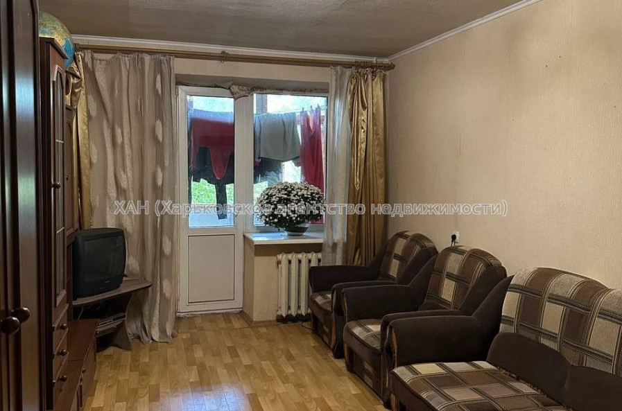 Продам квартиру, Льва Ландау просп. , 1 кім., 29.90 м², косметический ремонт 