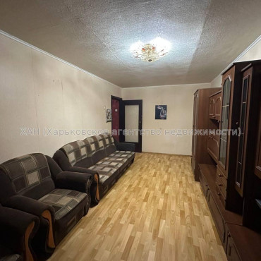 Продам квартиру, Льва Ландау просп. , 1 кім., 29.90 м², косметический ремонт 