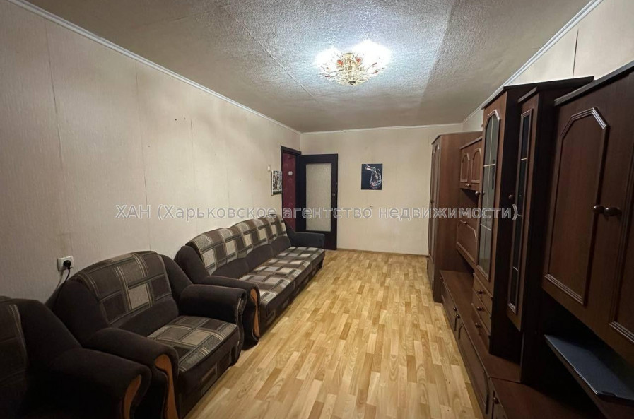 Продам квартиру, Льва Ландау просп. , 1 кім., 29.90 м², косметический ремонт 
