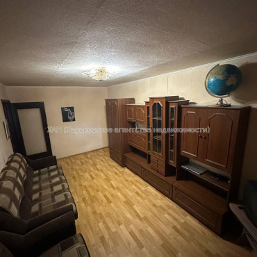 Продам квартиру, Льва Ландау просп. , 1 кім., 29.90 м², косметический ремонт 