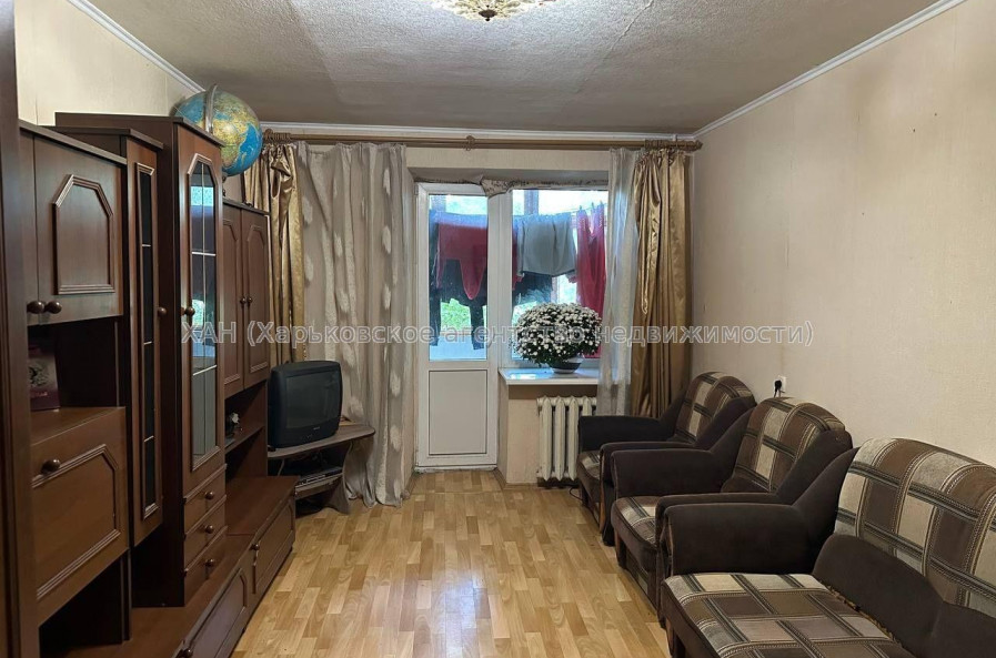 Продам квартиру, Льва Ландау просп. , 1 кім., 29.90 м², косметический ремонт 