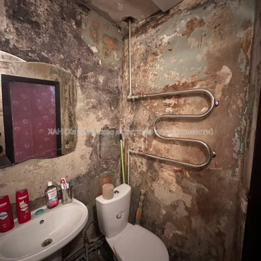 Продам квартиру, Льва Ландау просп. , 1 кім., 29.90 м², косметический ремонт 
