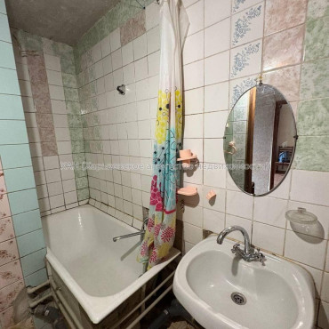 Продам квартиру, Аскольдовская ул. , 2 кім., 34 м², советский ремонт 