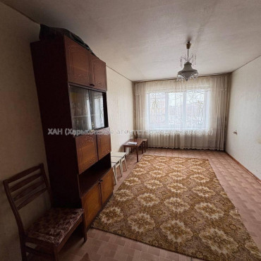 Продам квартиру, Аскольдовская ул. , 2 кім., 34 м², советский ремонт 