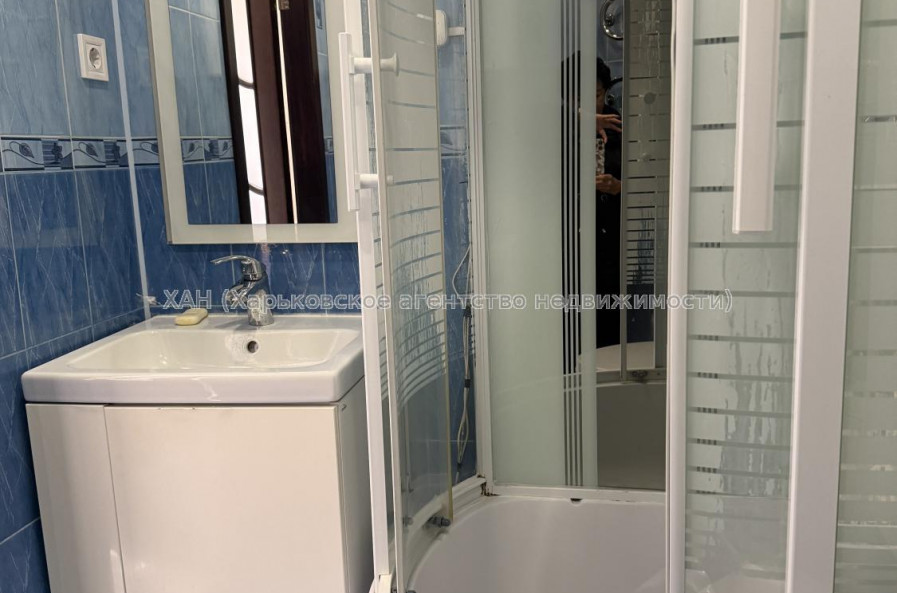 Продам квартиру, Валентиновская ул. , 22 , 2 кім., 45 м², капитальный ремонт 
