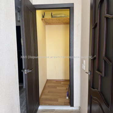 Продам квартиру, Валентиновская ул. , 22 , 2 кім., 45 м², капитальный ремонт 