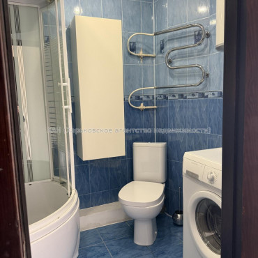 Продам квартиру, Валентиновская ул. , 22 , 2 кім., 45 м², капитальный ремонт 