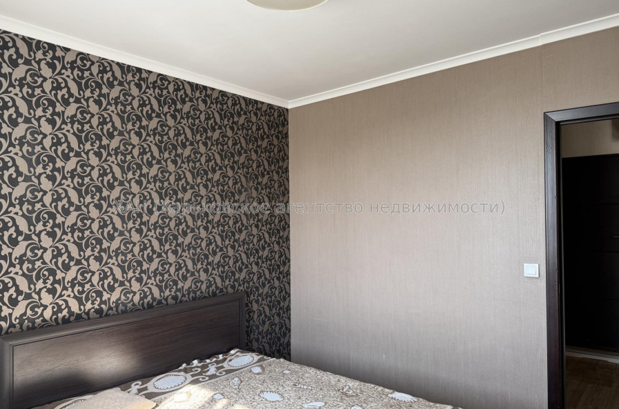 Продам квартиру, Валентиновская ул. , 22 , 2 кім., 45 м², капитальный ремонт 