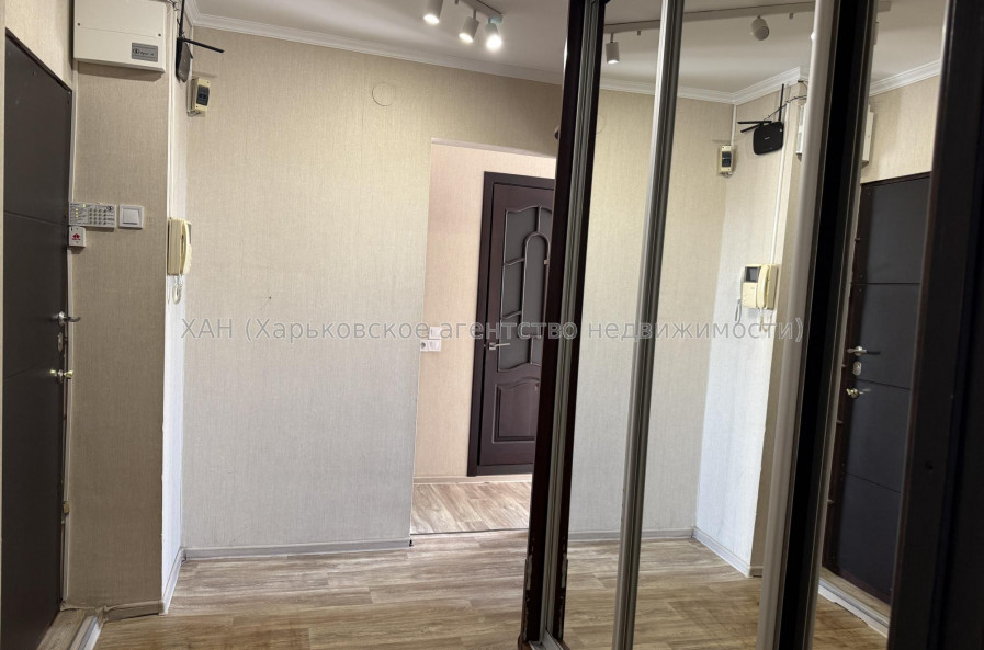 Продам квартиру, Валентиновская ул. , 22 , 2 кім., 45 м², капитальный ремонт 