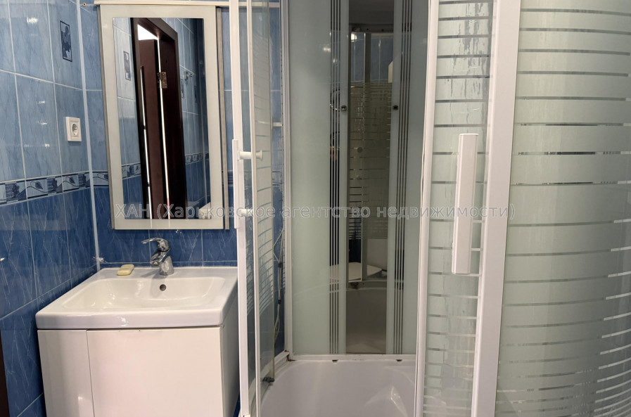 Продам квартиру, Валентиновская ул. , 22 , 2 кім., 45 м², капитальный ремонт 