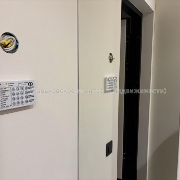 Продам квартиру, Гвардейцев Широнинцев ул. , 73Г , 2  ком., 65 м², авторский дизайн 
