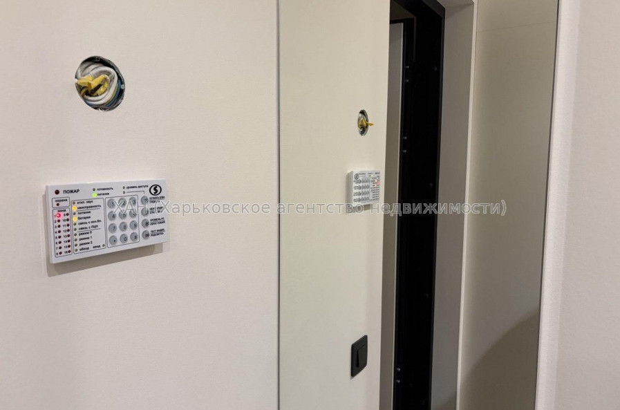 Продам квартиру, Гвардейцев Широнинцев ул. , 73Г , 2  ком., 65 м², авторский дизайн 