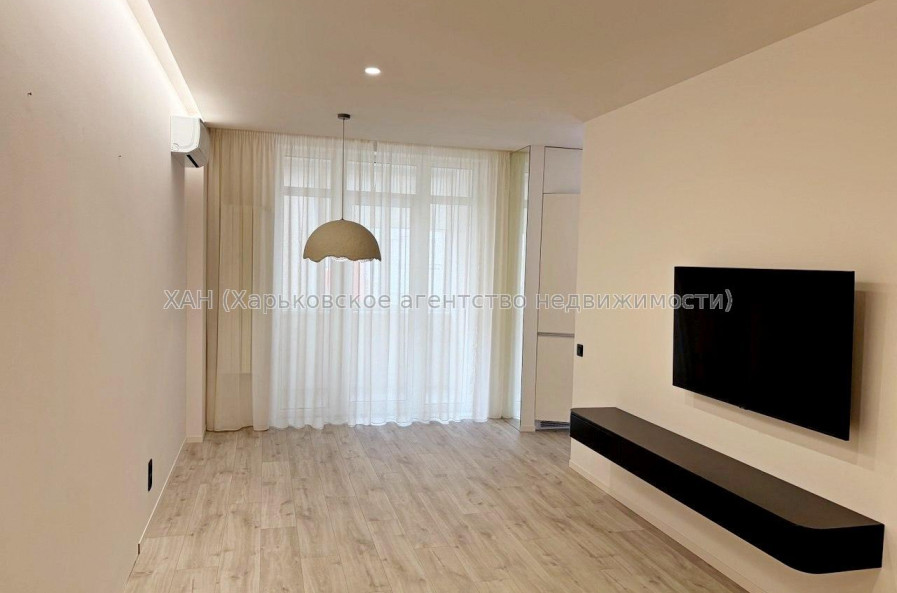 Продам квартиру, Гвардейцев Широнинцев ул. , 73Г , 2  ком., 65 м², авторский дизайн 