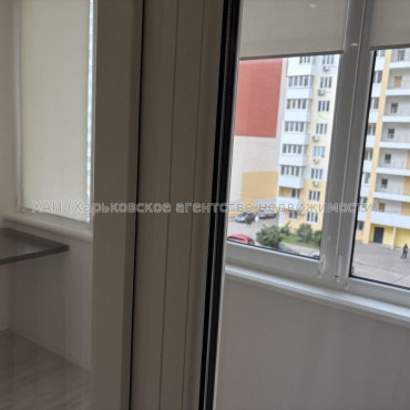Продам квартиру, Гвардейцев Широнинцев ул. , 73Г , 2  ком., 65 м², авторский дизайн 