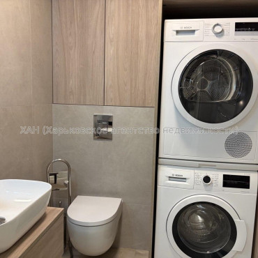 Продам квартиру, Гвардейцев Широнинцев ул. , 73Г , 2  ком., 65 м², авторский дизайн 