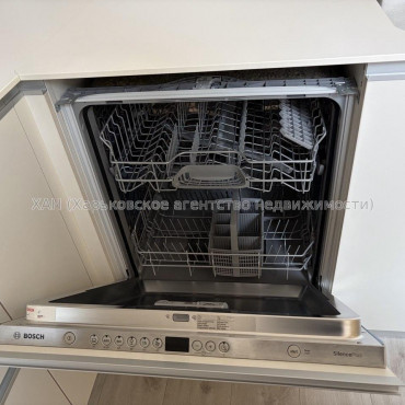 Продам квартиру, Гвардейцев Широнинцев ул. , 73Г , 2  ком., 65 м², авторский дизайн 