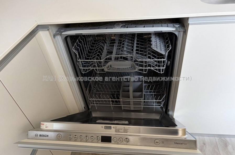 Продам квартиру, Гвардейцев Широнинцев ул. , 73Г , 2  ком., 65 м², авторский дизайн 