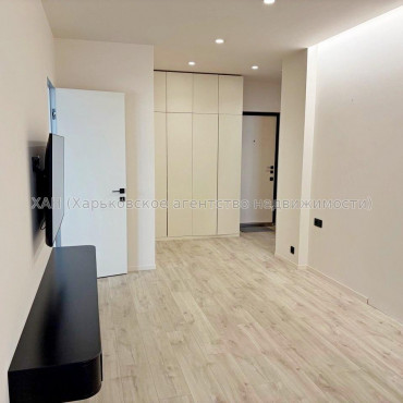 Продам квартиру, Гвардейцев Широнинцев ул. , 73Г , 2  ком., 65 м², авторский дизайн 