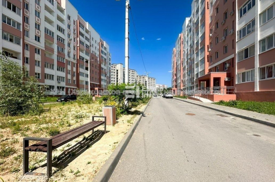 Продам квартиру, 1 кім., 37 м², без внутренних работ 