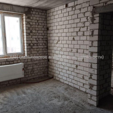 Продам квартиру, 1 кім., 37 м², без внутренних работ 