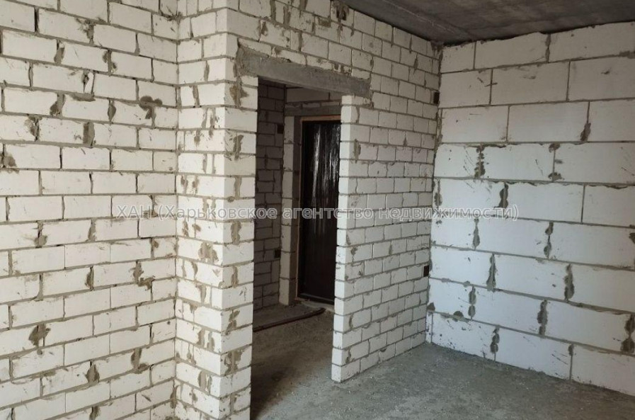 Продам квартиру, 1 кім., 37 м², без внутренних работ 