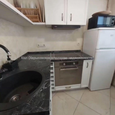 Продам квартиру, Балканская ул. , 1  ком., 33 м², евроремонт 