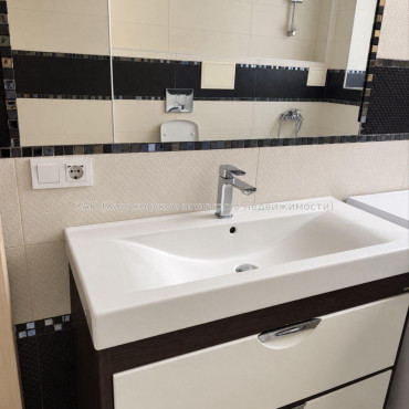 Продам квартиру, Чичибабина Бориса ул. , 3  ком., 89 м², евроремонт 