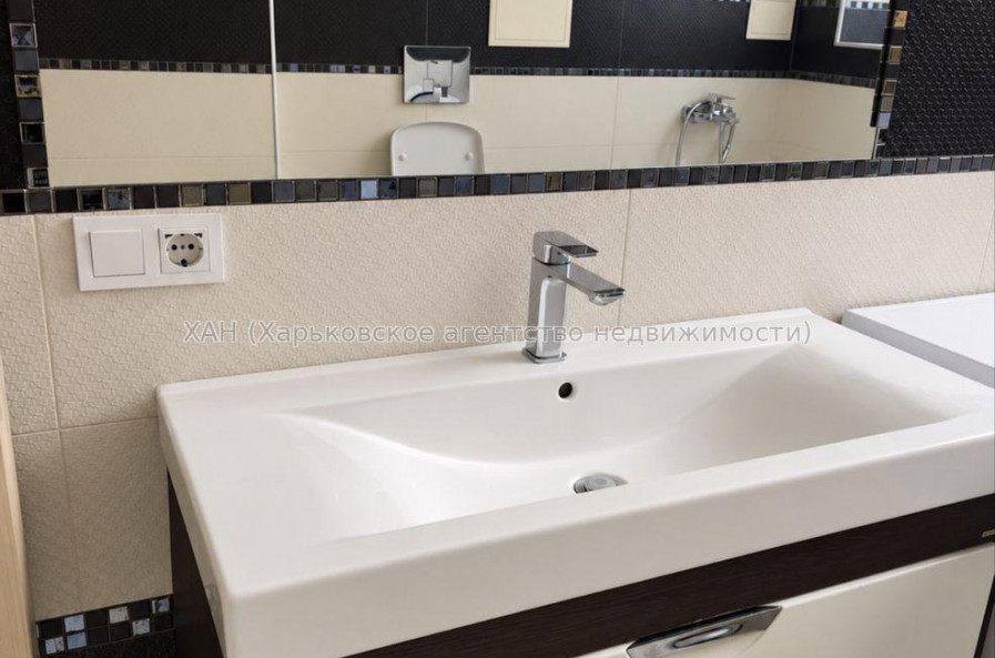 Продам квартиру, Чичибабина Бориса ул. , 3  ком., 89 м², евроремонт 