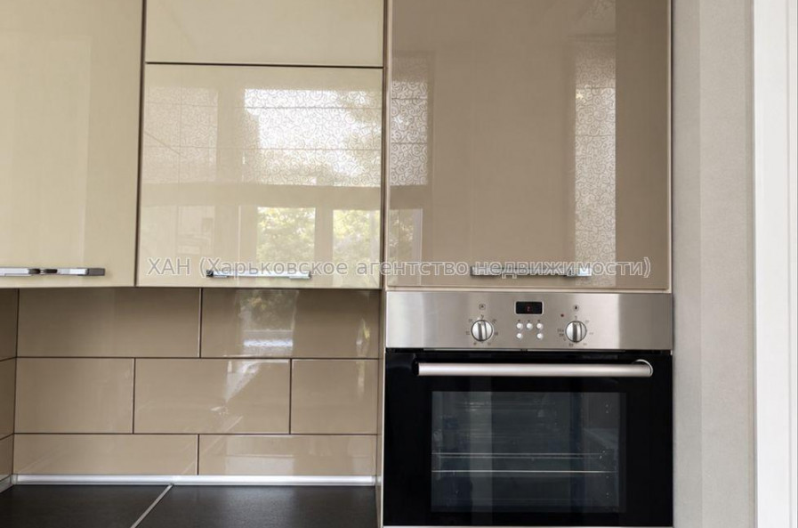 Продам квартиру, Чичибабина Бориса ул. , 3  ком., 89 м², евроремонт 