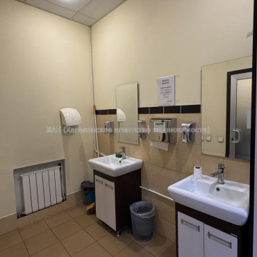 Здам нежитлову нерухомість, офис в офисном центре , 7 кім., 250 м², евроремонт 