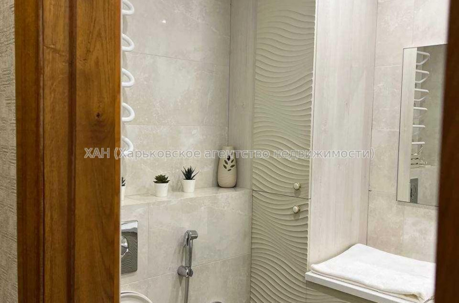 Продам квартиру, Аэрокосмический пр. , 3 кім., 68 м², евроремонт 