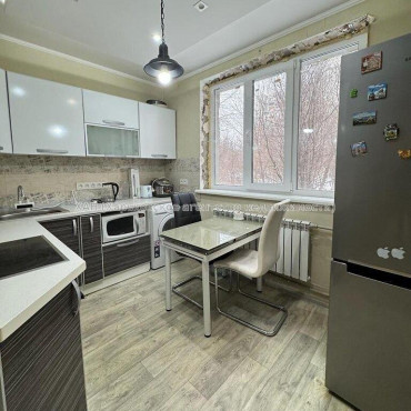 Продам квартиру, Леся Сердюка ул. , 2  ком., 53 м², евроремонт 