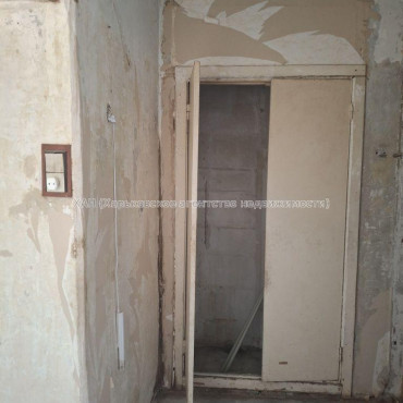 Продам квартиру, 1 кім., 32.70 м², без ремонта 