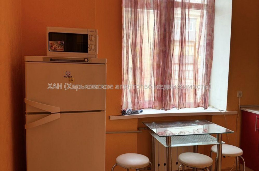 Продам квартиру, Григория Сковороды ул. , 2  ком., 50.70 м², капитальный ремонт 