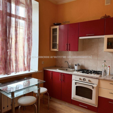 Продам квартиру, Григория Сковороды ул. , 2  ком., 50.70 м², капитальный ремонт 