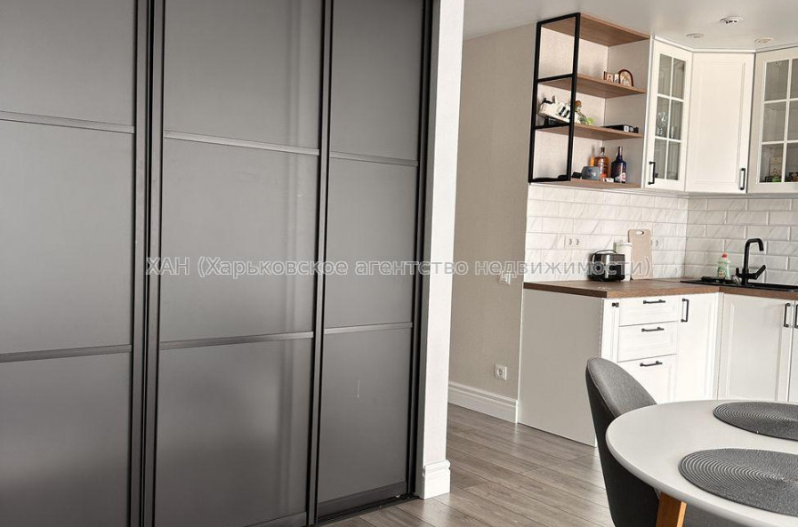 Продам квартиру, Ващенковский пер. , 1 кім., 51 м², авторский дизайн 