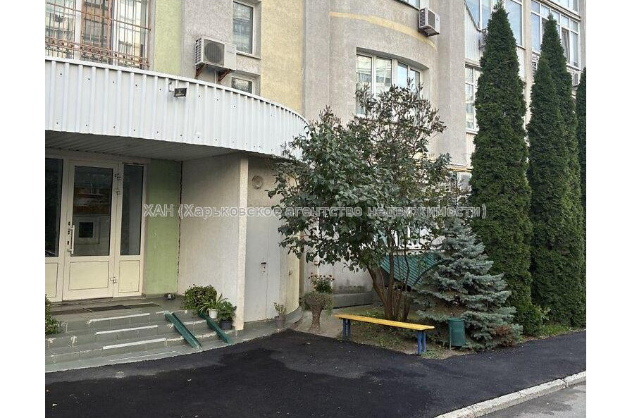 Продам квартиру, Балакирева пер. , 3 кім., 103 м², без отделочных работ 