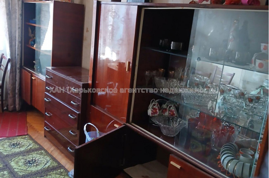 Продам квартиру, Науки просп. , 2 кім., 44 м², косметический ремонт 