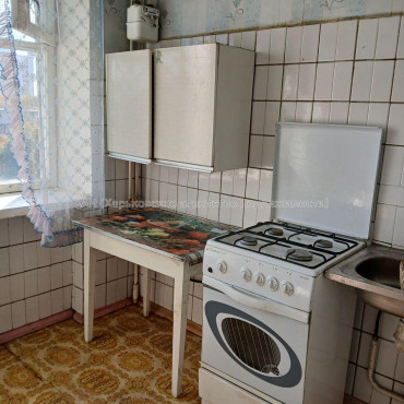 Продам квартиру, Науки просп. , 2 кім., 44 м², косметический ремонт 