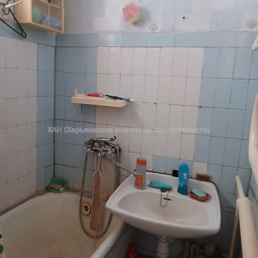 Продам квартиру, Науки просп. , 2 кім., 44 м², косметический ремонт 