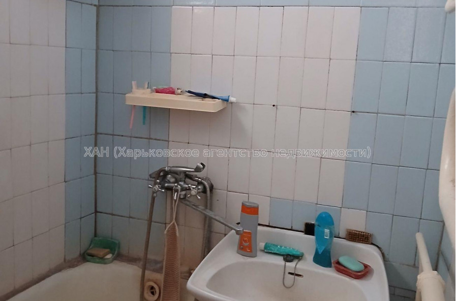 Продам квартиру, Науки просп. , 2 кім., 44 м², косметический ремонт 