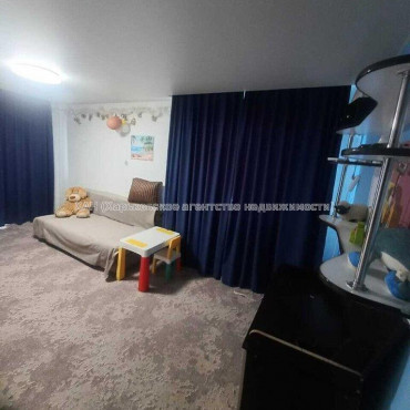 Продам квартиру, Индустриальный просп. , 2 кім., 45 м², косметический ремонт 