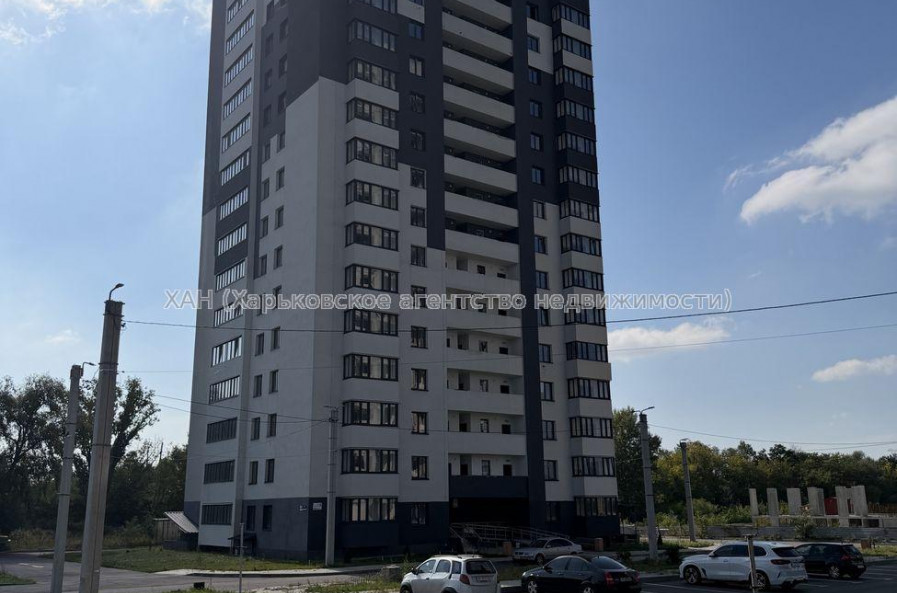 Продам квартиру, Непокоренных ул. , 3  ком., 90 м², без внутренних работ 