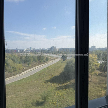 Продам квартиру, Непокоренных ул. , 3  ком., 90 м², без внутренних работ 